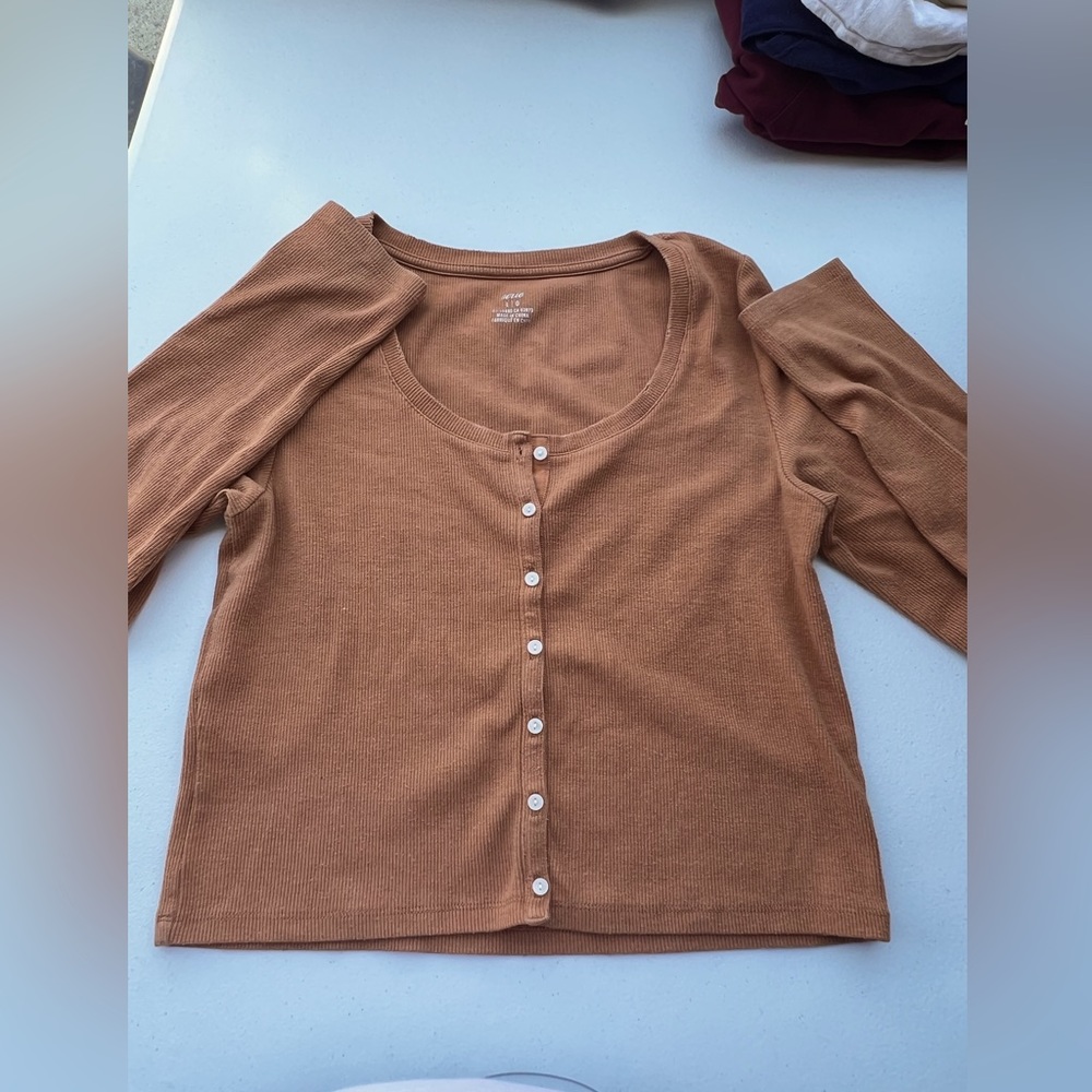 Aerie top